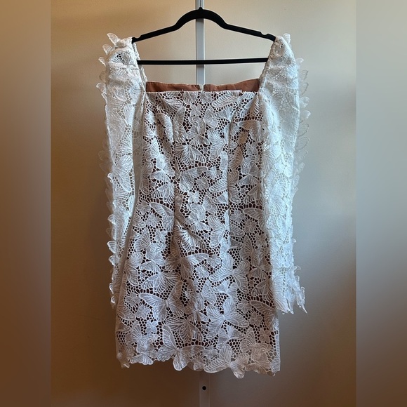 NWOT Elliatt Verona Dress XS 3D Butterfly Lace White Nude Lining - Picture 4 of 13